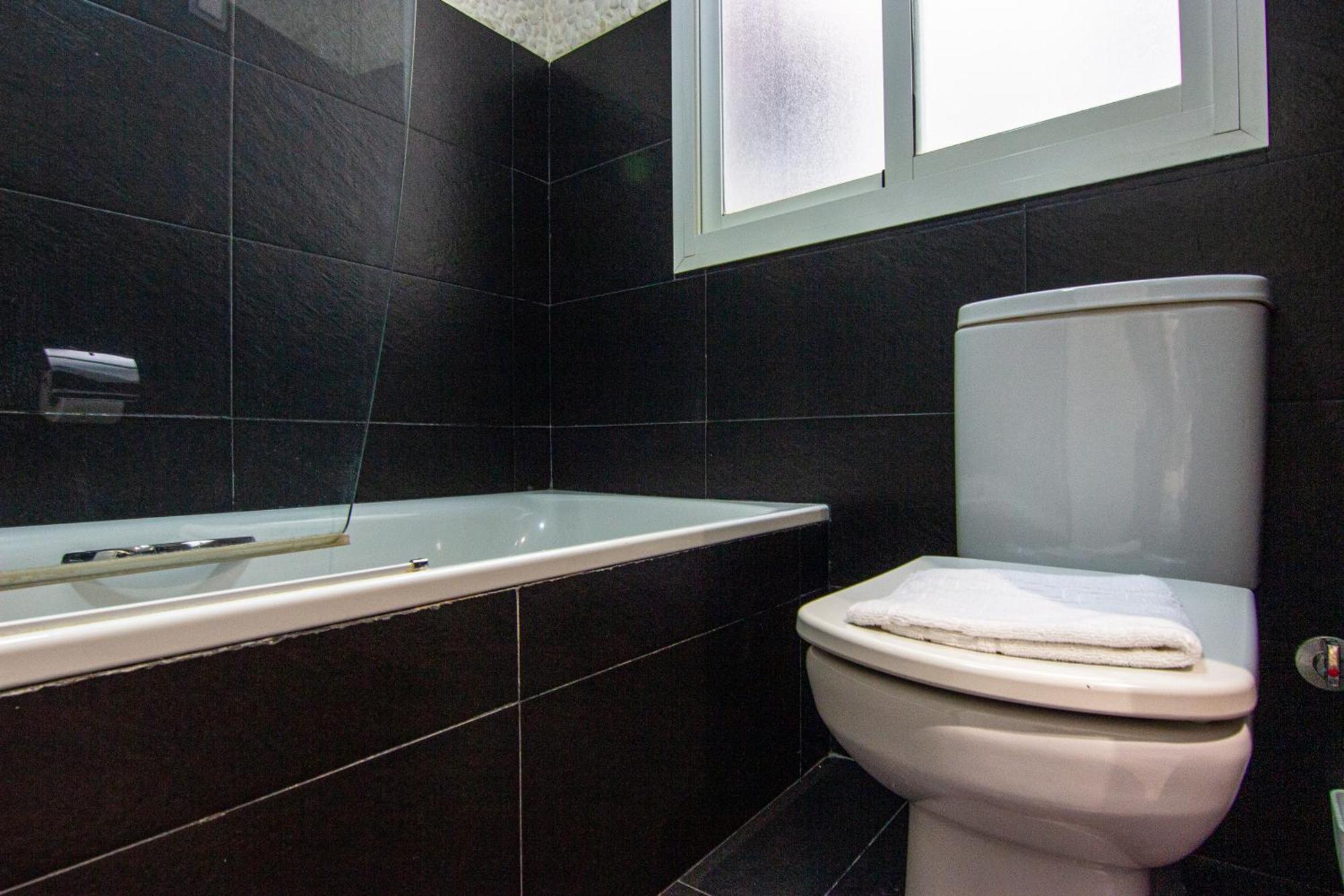 Apartamento Amplio Y Luminoso A 2 Min Del Centro Sevilla Eksteriør billede